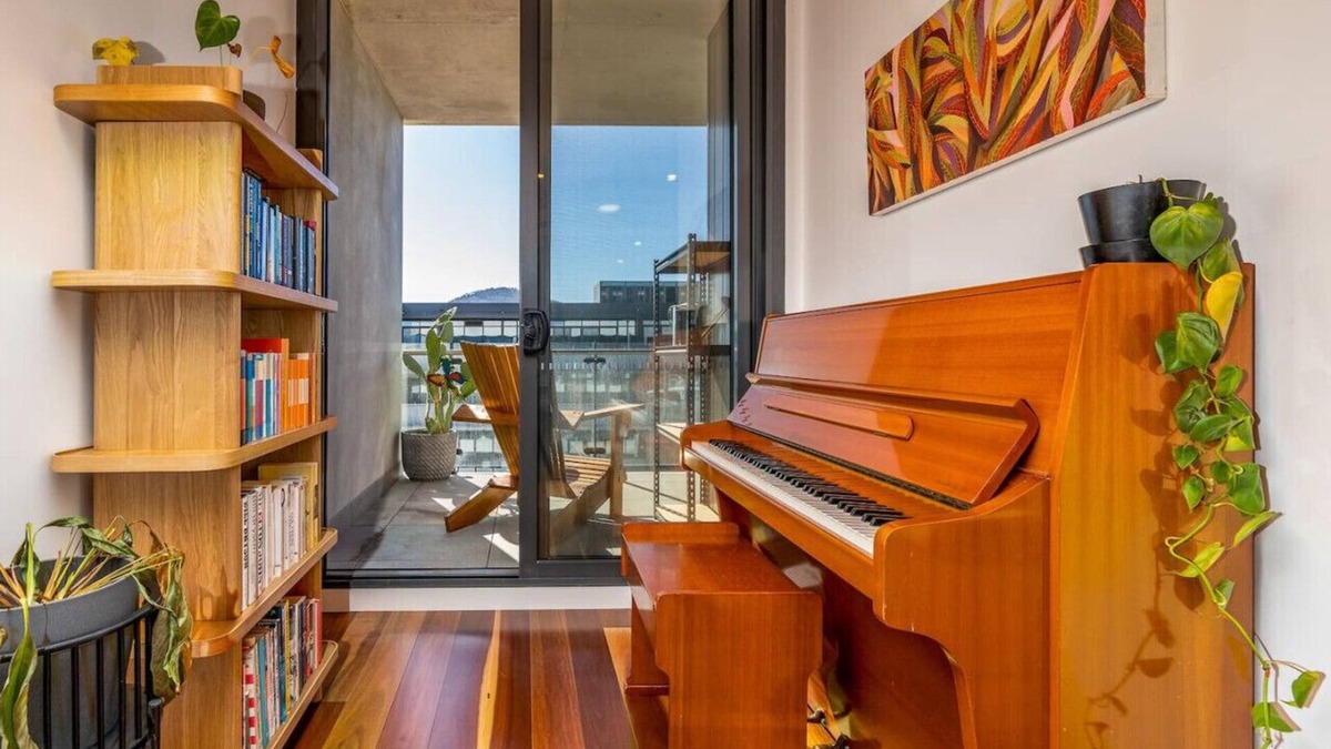 Reid Apartment | New to VRBO: Anzac Park Apt - 3 mins to Canberra Centre!
