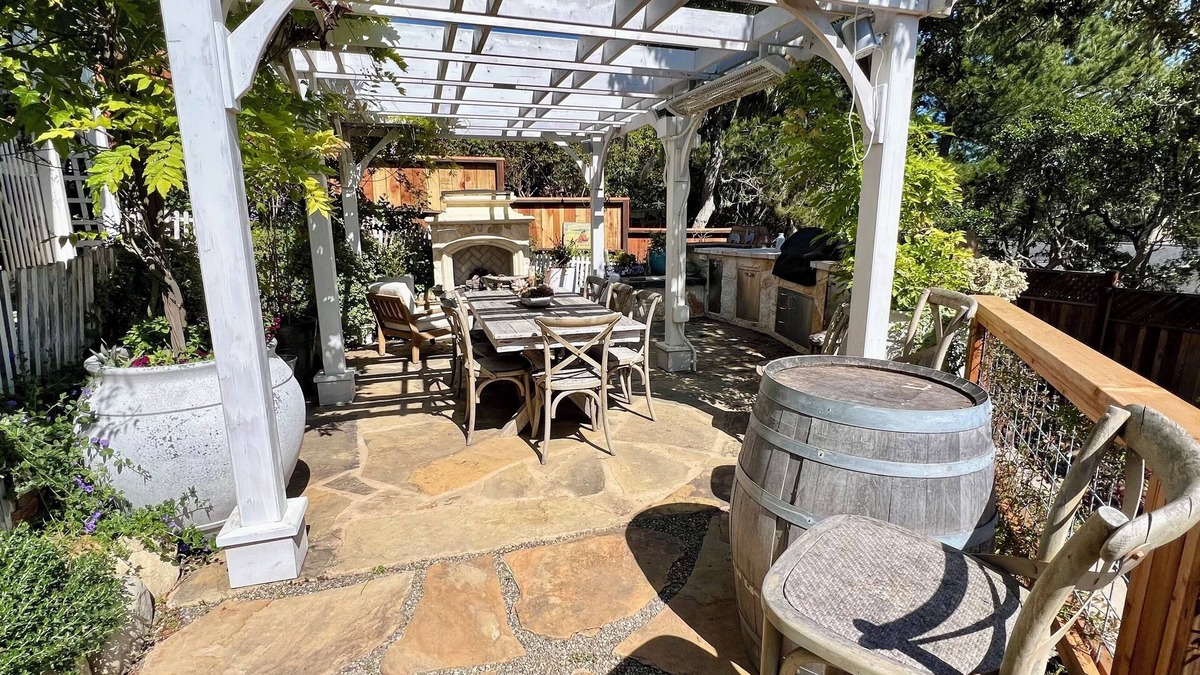 Marine Terrace Apartment | New to VRBO: large private apt, close to ocean, free EV charging, strong WiFi