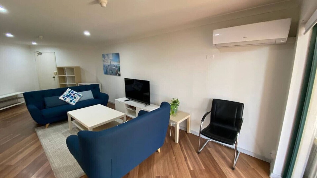 Kingston Apartment | New to VRBO: Quiet 2 bedroom Apt in the heart of old Kingston