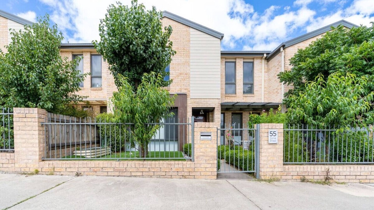 Gungahlin Apartment | New to VRBO: Superb 3BR Townhouse near Town Centre!