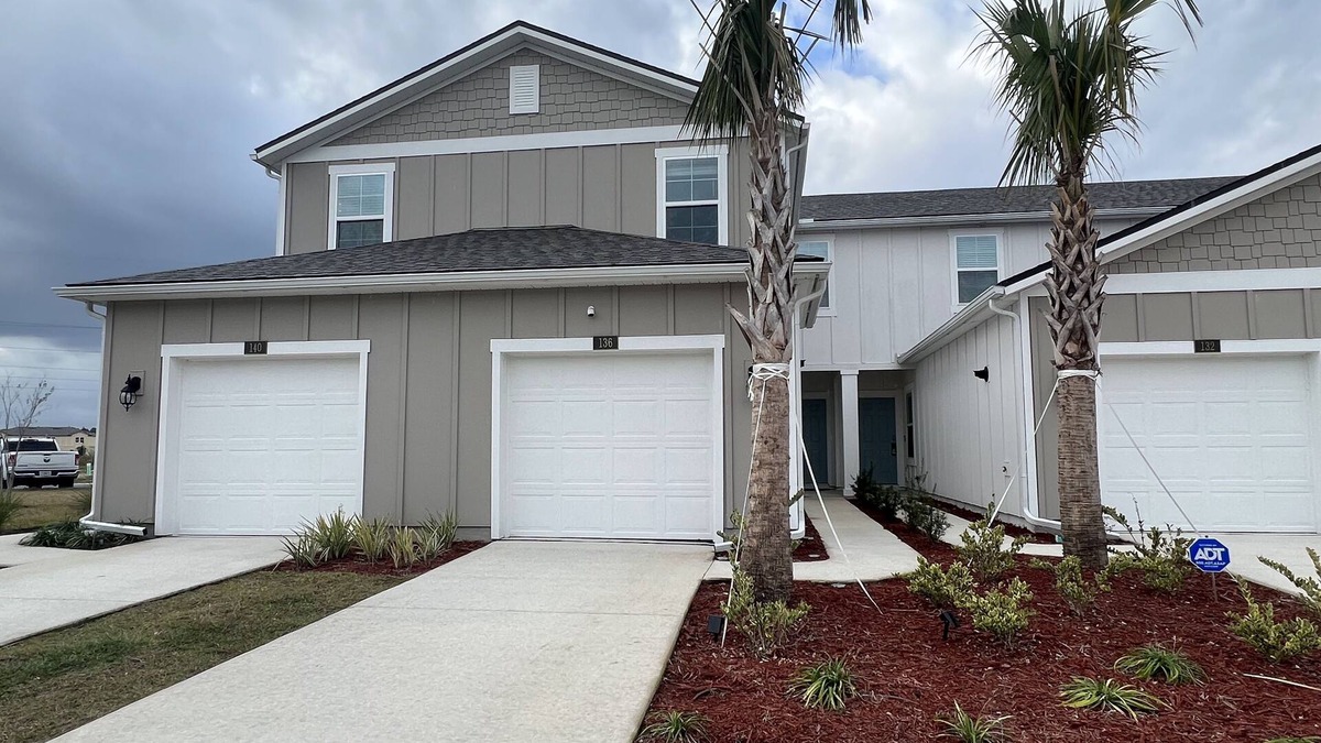 Whites Ford House | New Townhouse, quiet area