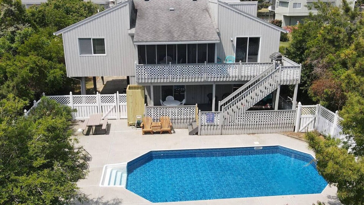Sandbridge Apartment | New! VA Beach, 5bd/3Bth, Pool/Beach/Kayak