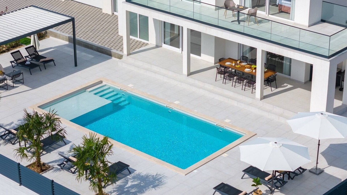 Tugare Villa | NEW Villa Carmen with 5 en-suite bedrooms