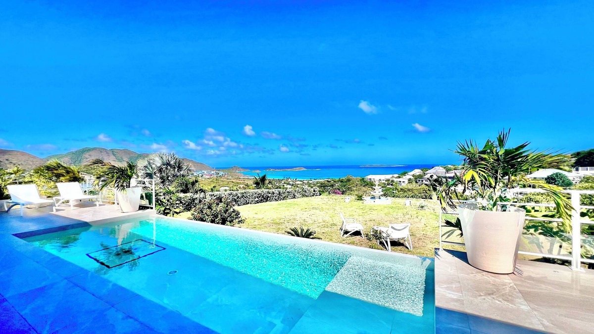 Orient Bay Villa | New Villa Fleurs de Lys
