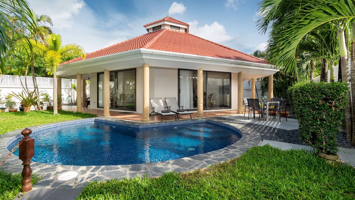 Rawai Villa | NEW VILLA LUXURY PRIVATE POOL 2BR-2BATH -4/5 Near BEACHES-Tropical Garden-