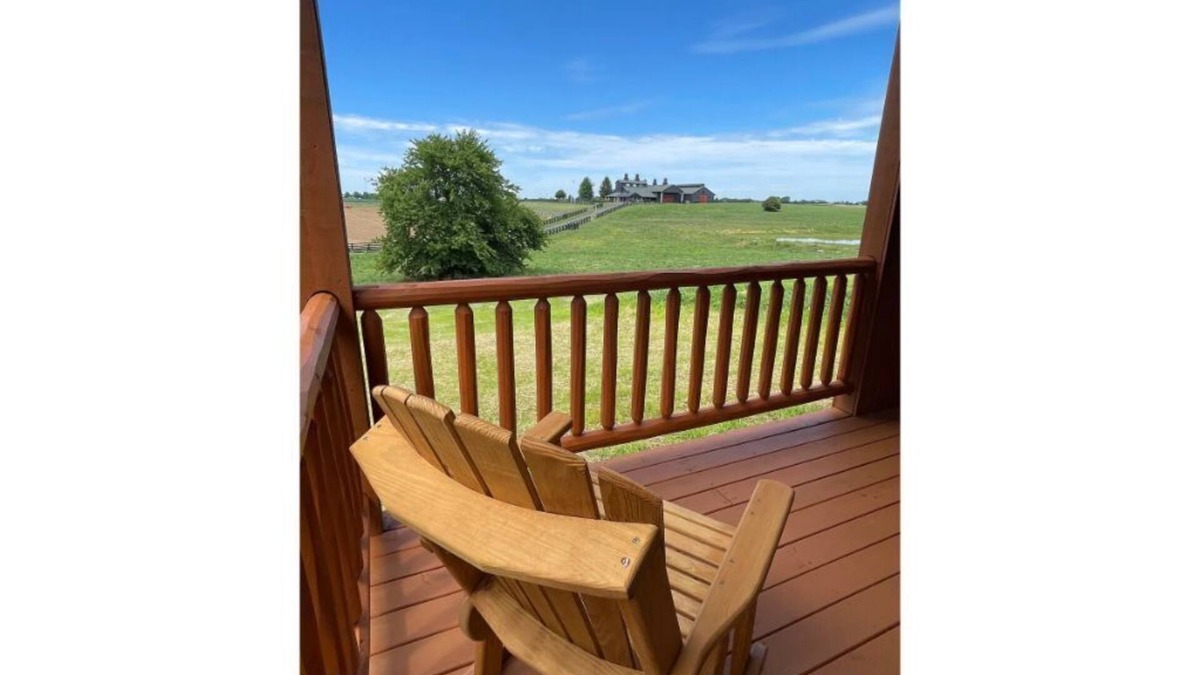 Harrodsburg Villa | New Villa On the Bourbon Trail with HOT TUB-3