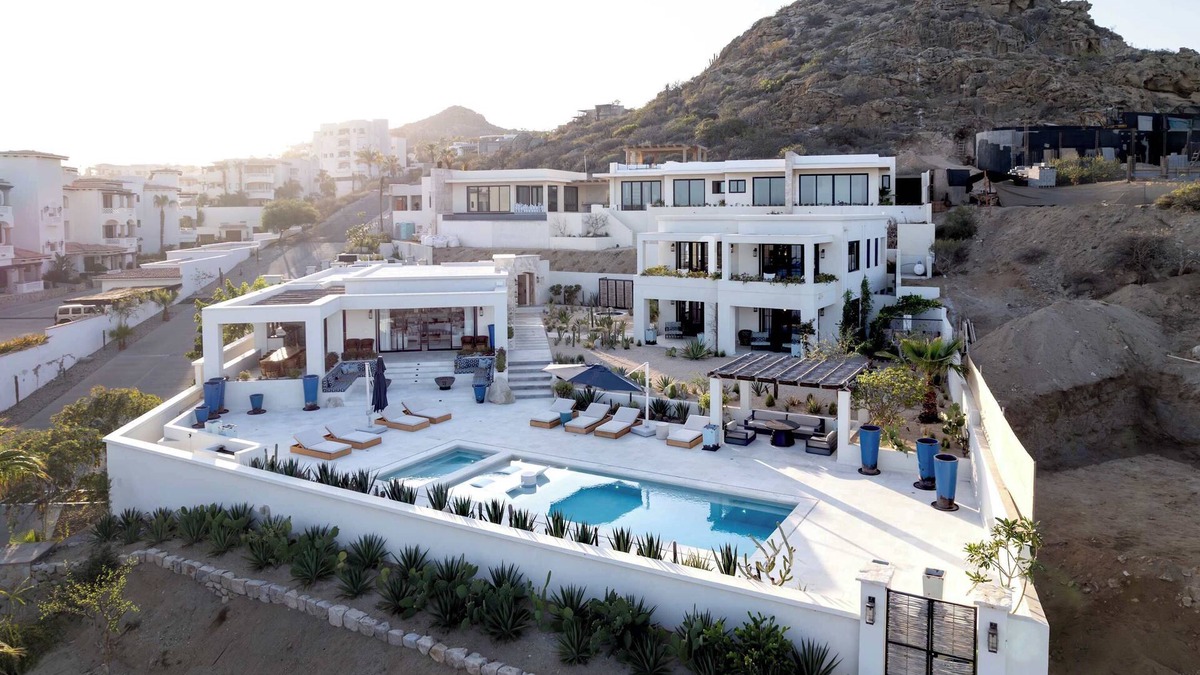 Buzzards House | New Villa, Priv. Suites, Priv. Pool + Beach Club Access