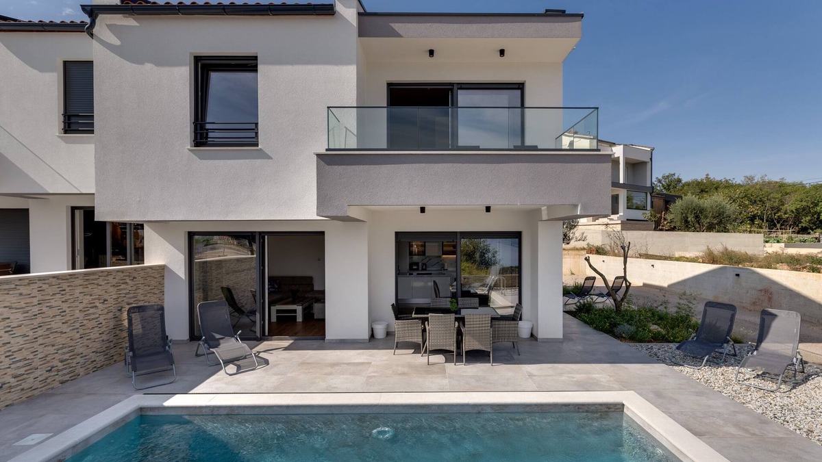 Risika Villa | New villa with pool, sandy beach, sea view - TRAVELER Reiseburo Krk- ID 2399