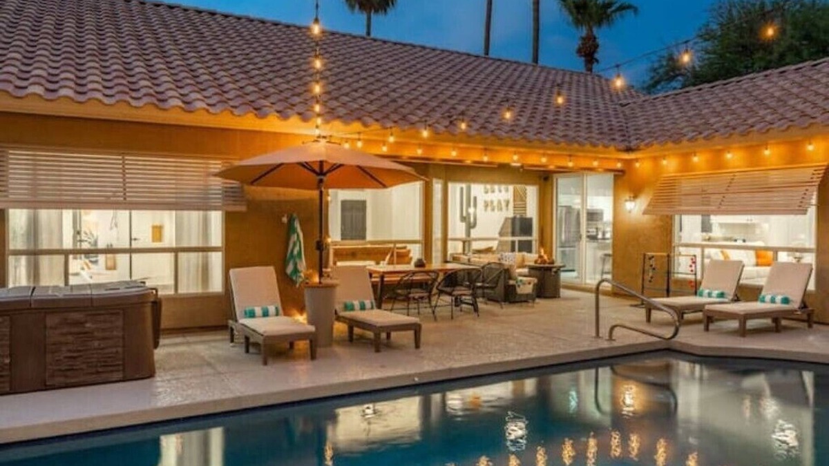 Superstition Springs House | NEW w/Heated Pool! Amenities & Fun for All!n