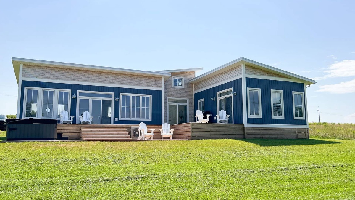 Hope River House | NEW…Waterfront, Hot Tub, Private