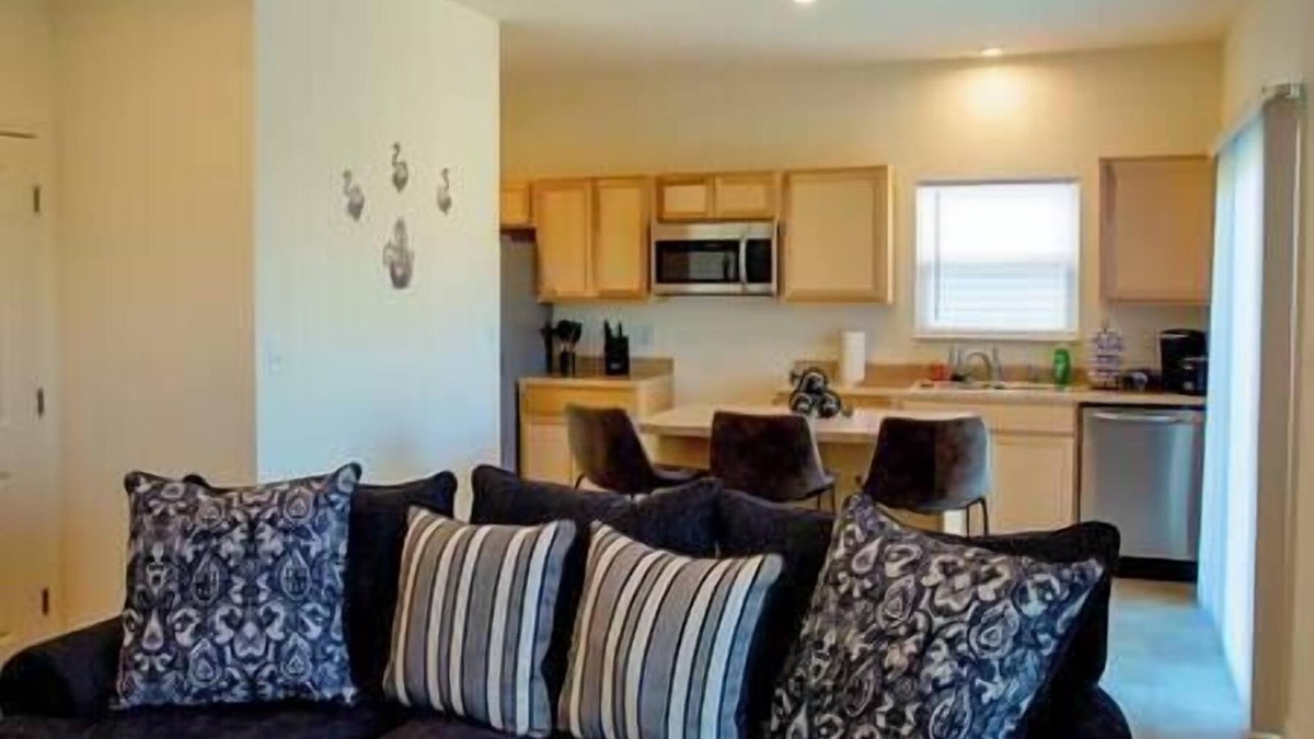 Acton House | NEW! Wifi, Parking, Massage Chair, Washer/Dryer