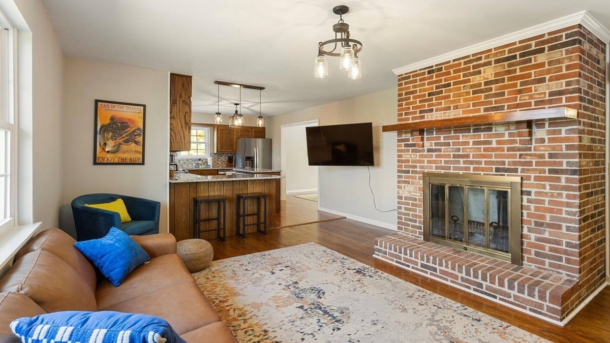 Graysville House | NEW! Wrenley Chateau | Fenced in yard + Fire pit! | 2 Bed, 2 Bath