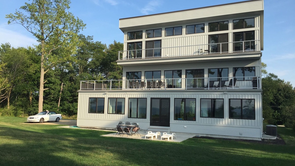 Riverside House | Newer Beachfront Contemporary, Unparalleled Views