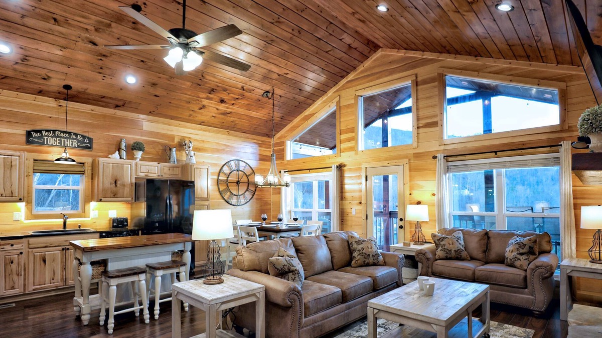 Gatlinburg Cabin | Newer Construction! 2 Bedroom Luxury Cabin- 1 Mile from Downtown