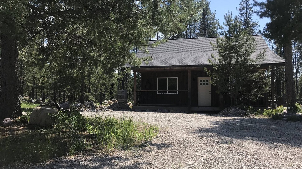 Coram Cabin | Newer Construction Just Minutes From Glacier National Park!
