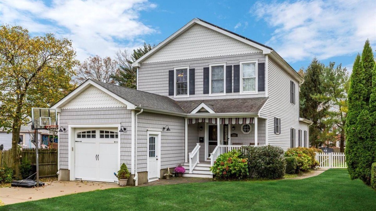 Spring Lake Heights House | Newer house (2008)House close to Spring Lake and Belmar Beaches