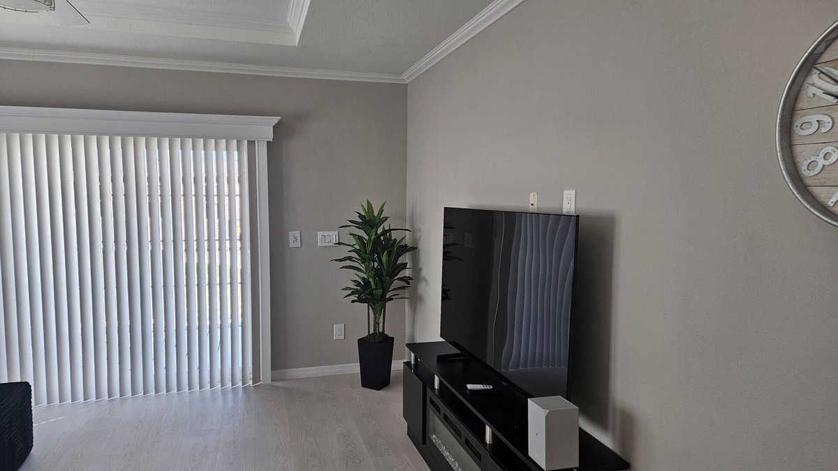 Fort Myers Beach House | Newer one bedroom full bath manufactured home two miles from fort myers beach.