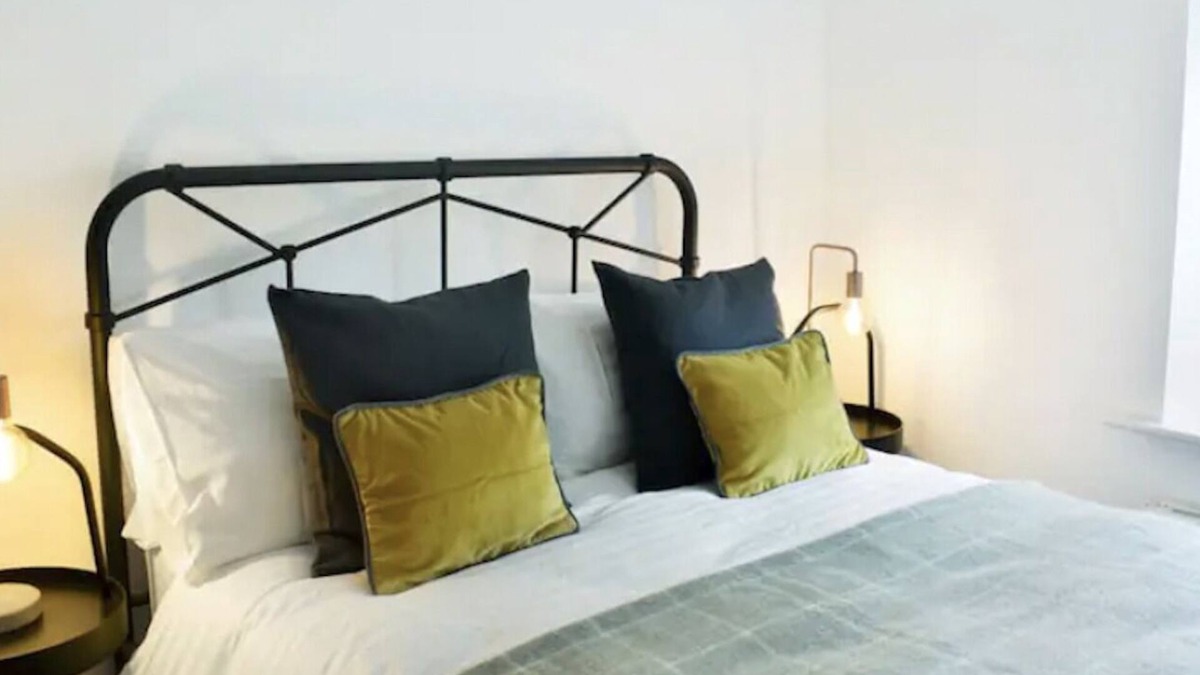 Kendal House | Newlands Cottage, in the heart of Kendal [Pet's ok]