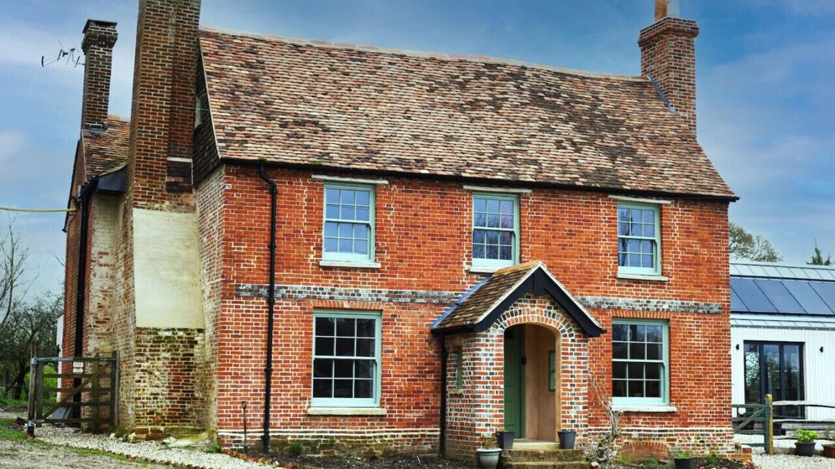 Waterlooville House | Newlands Farm Grade II Listed Georgian Farmhouse