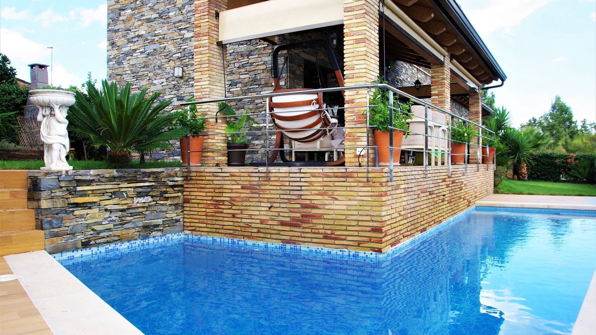 Santa Cristina de Aro House | newly built house luxury finishes 3 floors 145 meters and pool