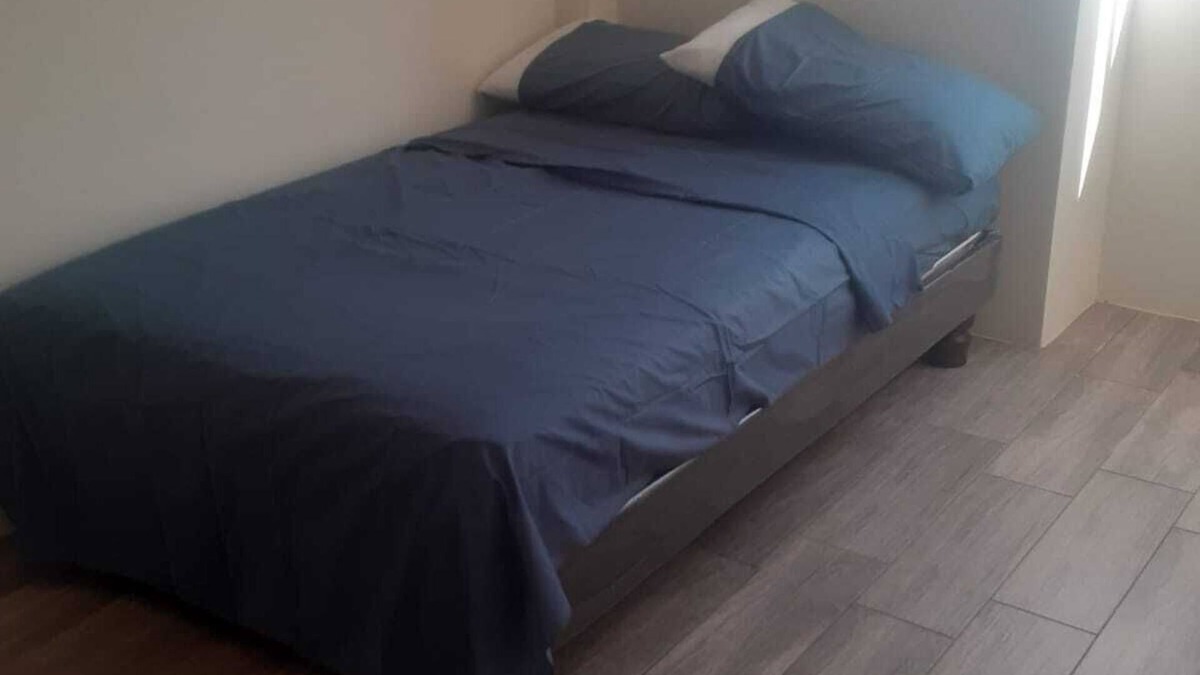 Manta House | Newly-built 1-storey House, 3 Bdrms + 2 Bthrms, Hot Showers - Secure Bungalow