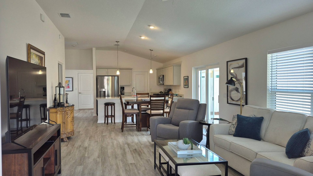 Lady Lake Villa | Newly Built 2-BDRM Villa, The Villages, FL btwn Spanish Springs & Lake Sumter