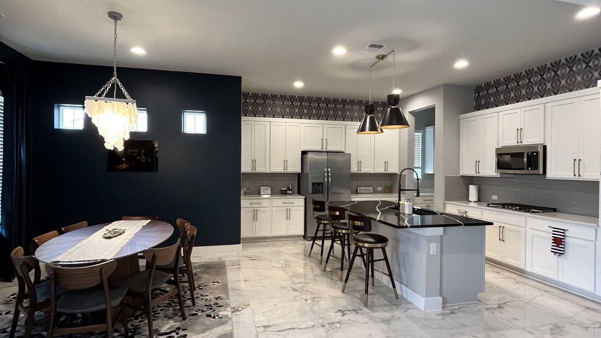 Austin House | Newly Built 4 BD/3.5 BA+HOTTUB