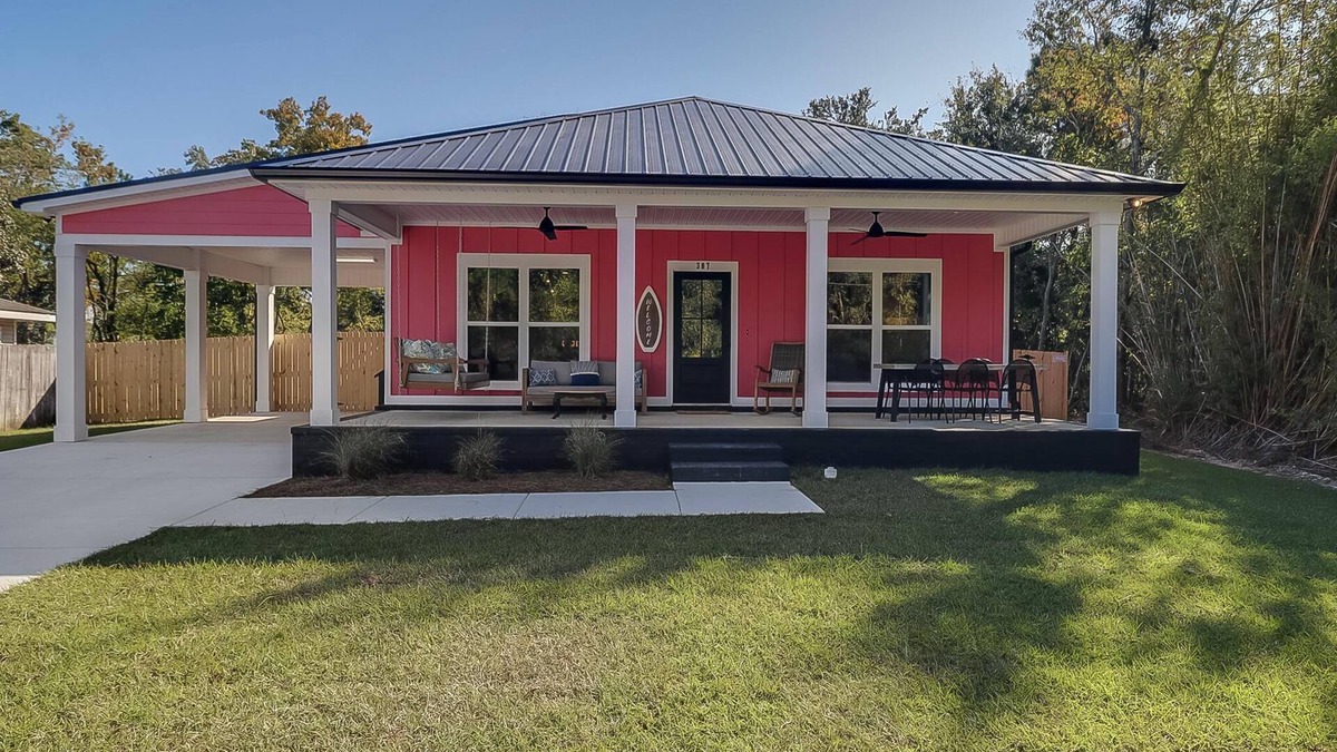 Waveland House | Newly Built Beach House with Fancy Upgrades! EV Charger. 0.5 Miles to the sand!