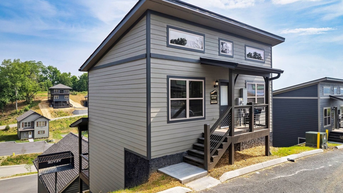 Sevierville Cabin | Newly Built Cabin! Hot Tub! Foosball! 5 MI to Pigeon Forge! Mountain Views!