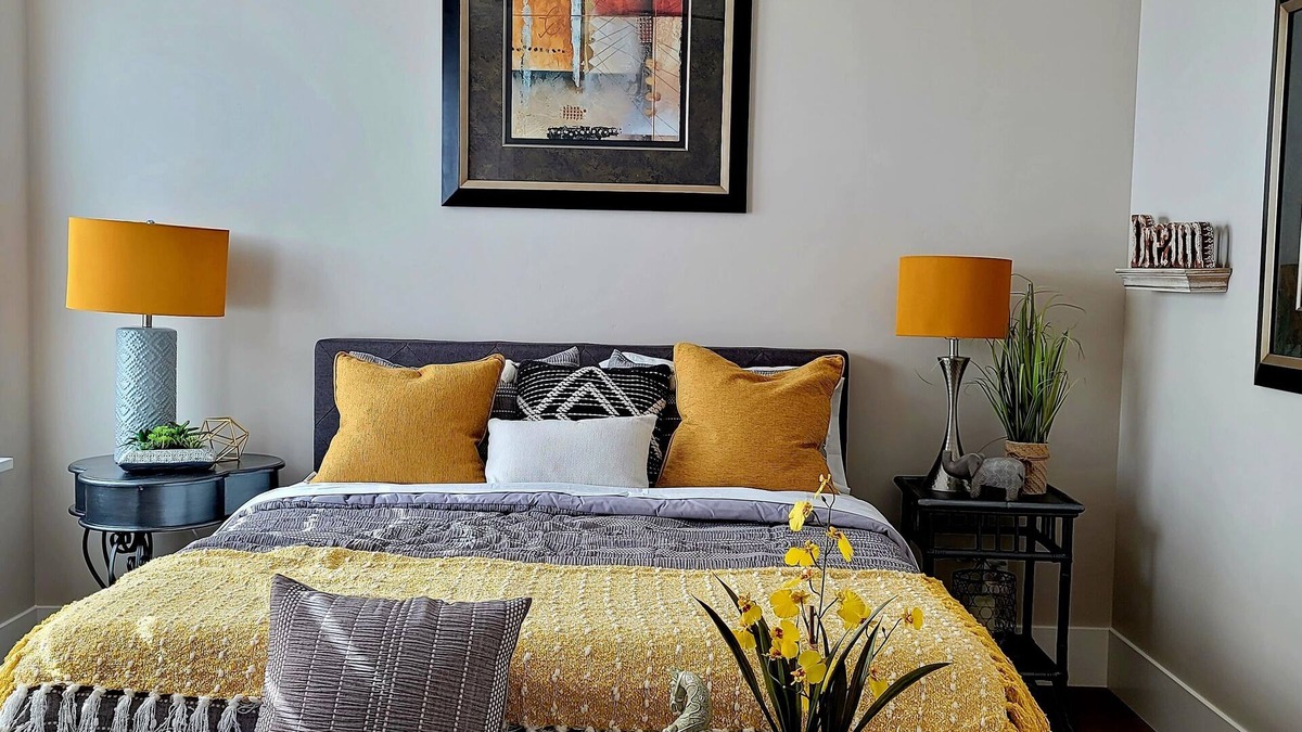 Folsom House | Newly built Gorgeous Guest house with private entrance