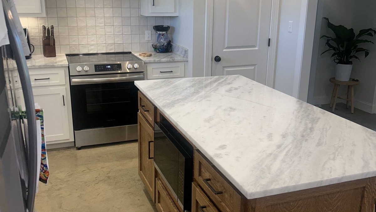 Oxford House | Newly built home 6 miles from Oxford and 8 miles from the grove.