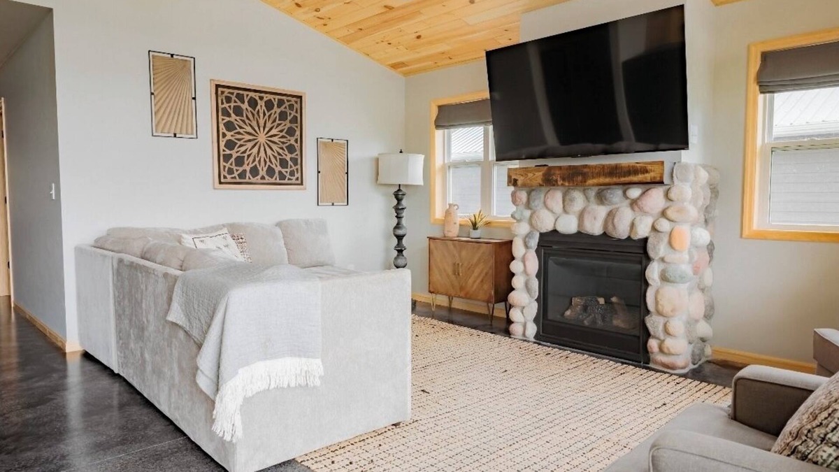 Crivitz House | Newly Built Lakeshore Home on 2400 acre Full-Recreation Lake