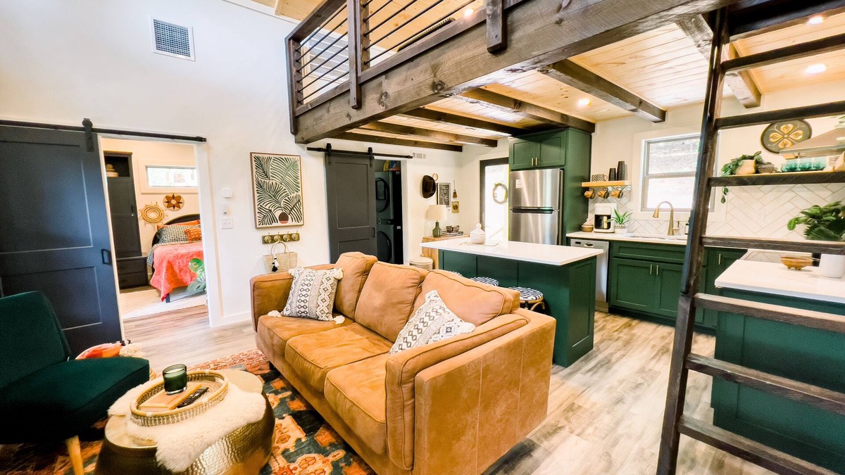 Morganton Cabin | Newly built nature-inspired bohemian cabin close to everything!