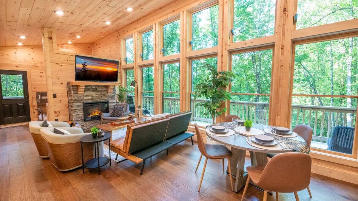 Gatlinburg - Pigeon Forge Cabin | Newly-Built Secluded 2BR Cabin + Hot tub, Firepit, and POOL!