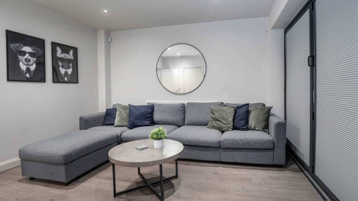 Sheffield House | Newly Eextended 3 Bed Family Home Near Graves Park
