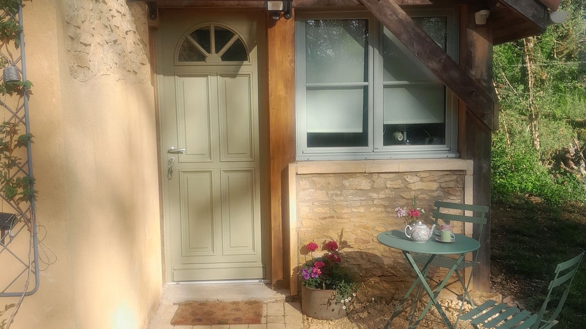 Sainte-Alvere House | Newly Refurbished 2024 Tranquil Escape in 1 Bed Gite