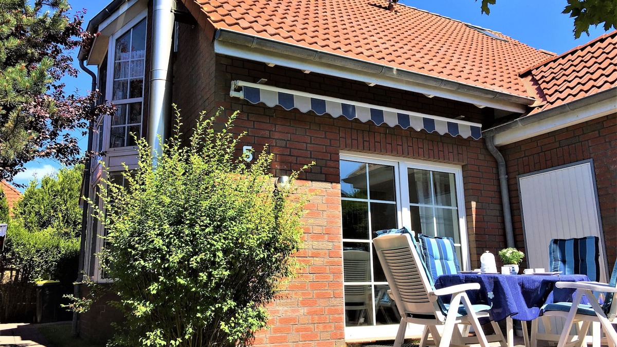 Neßmersiel House | Newly furnished holiday home near the dike well suited for families with WiFi