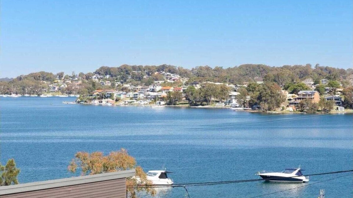 Fishing Point House | Newly furnished 4-bedroom house in fabulous Fishing Point with water views