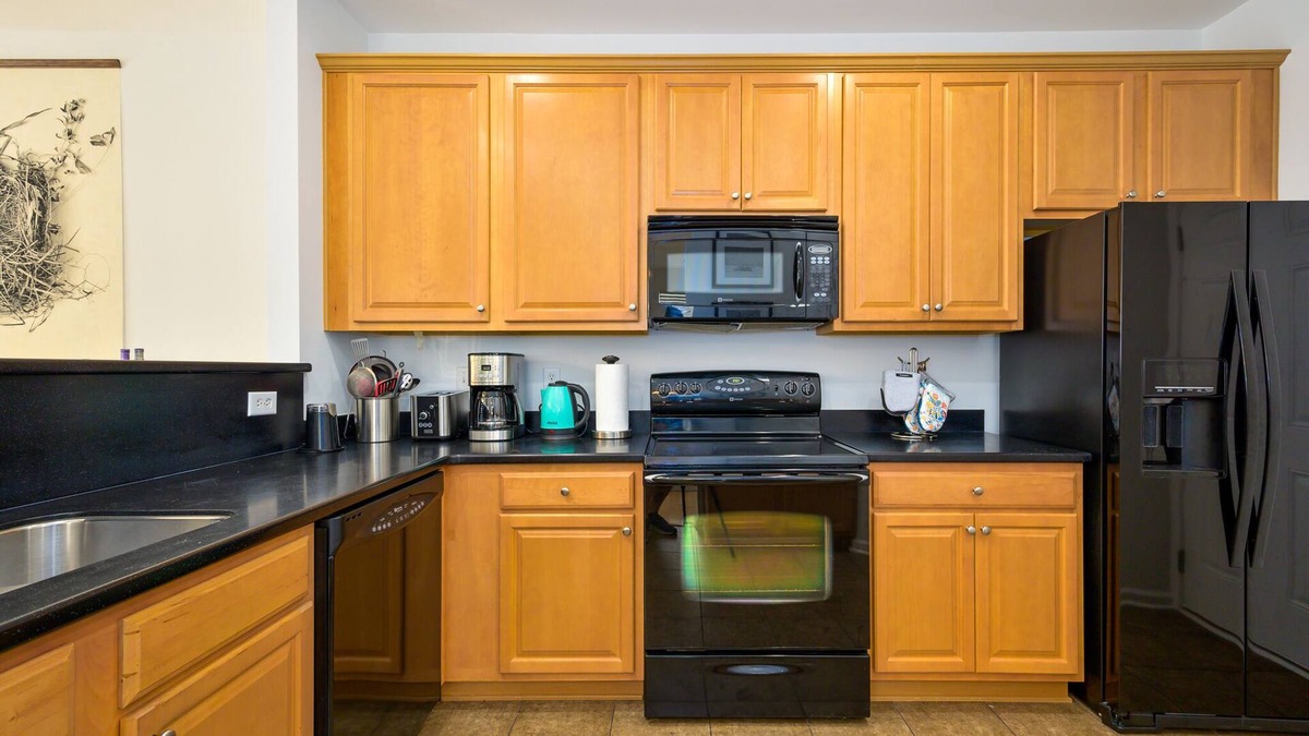 Johns Island House | Newly Furnished-Dog Friendly TH/Fenced Yard/Scrnd porch/Pool-Ideal location.