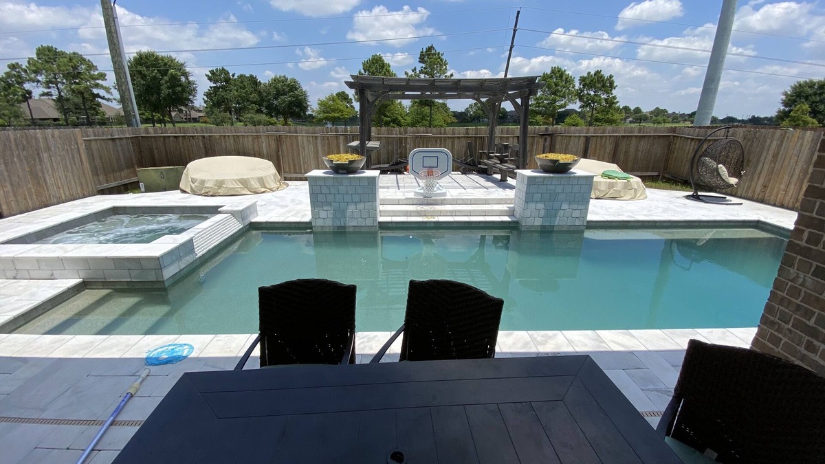 Houston House | Newly Listed Oasis