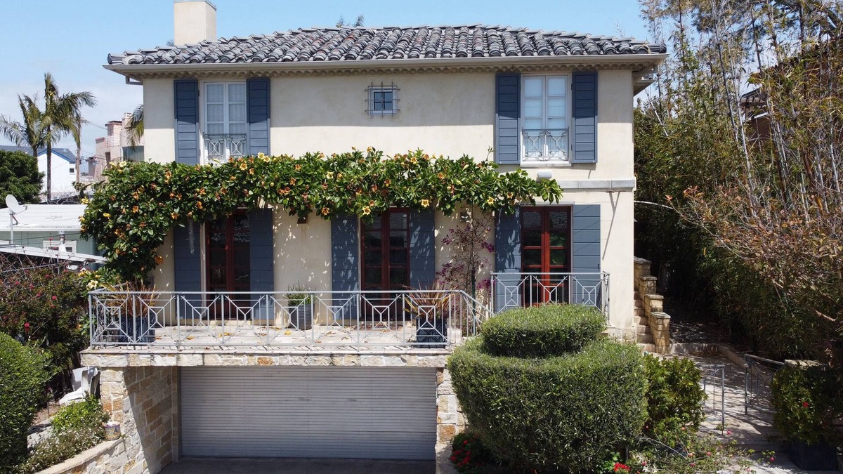 Village of La Jolla Villa | Newly Listed: Tuscan Villa in the Village, 5 minute walk to Beach!