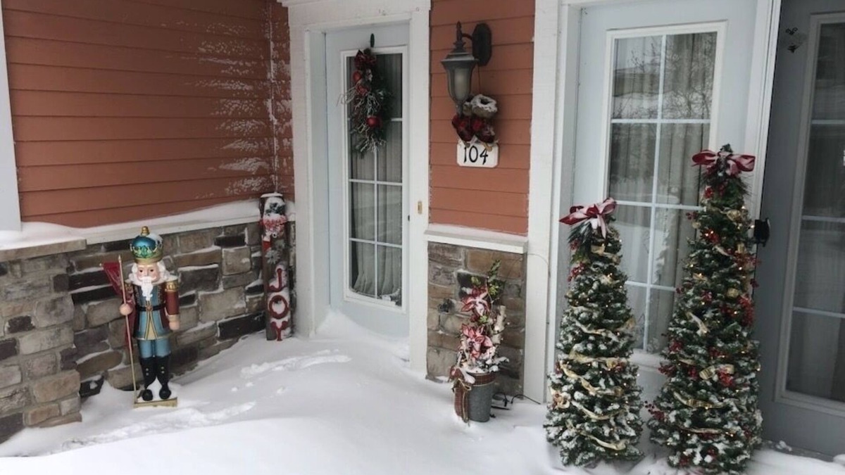 Bromont Condo | Newly refreshed lovely quiet 3 bdrm corner unit, fully furnished, hi speed wifi
