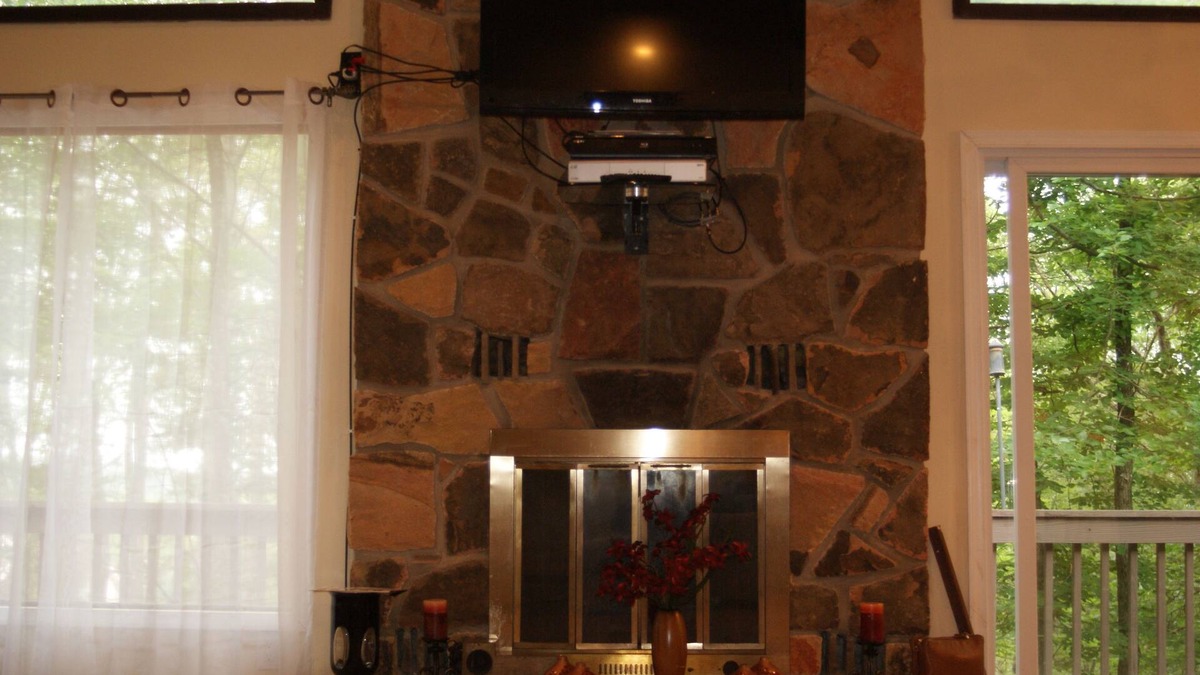 East Stroudsburg House | Newly remodeled home in the Poconos