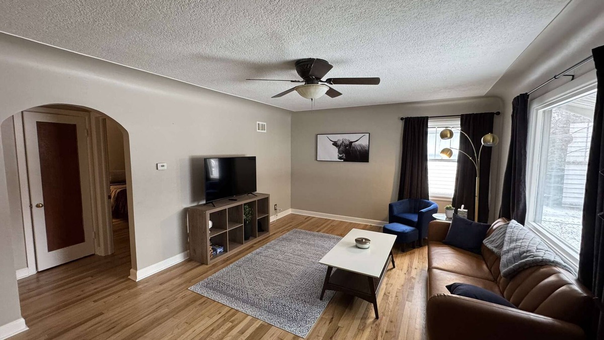Great Falls House | Newly remodeled 2-bedroom house with WiFi, conveniently located in Great Falls