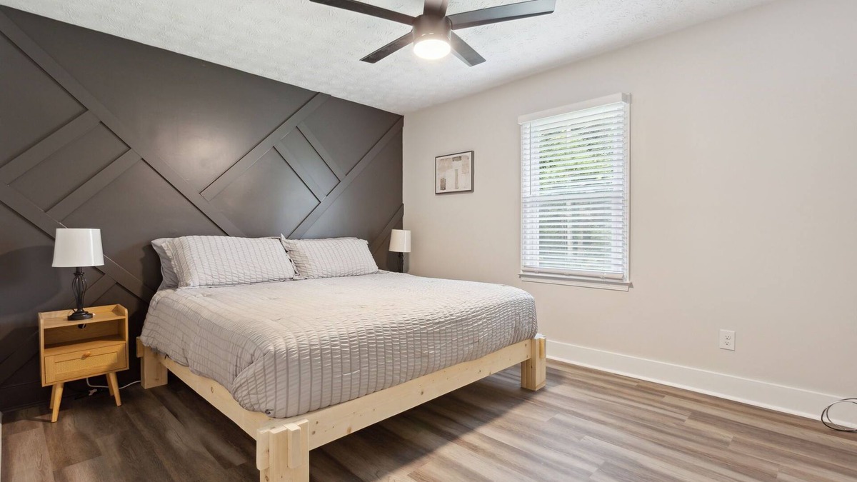 Athens House | Newly Remodeled 2 Bedroom home - 10 minutes to UGA!