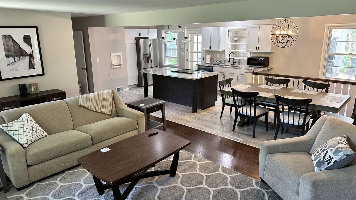 Lyndon House | Newly Remodeled! 4 bedroom private home.