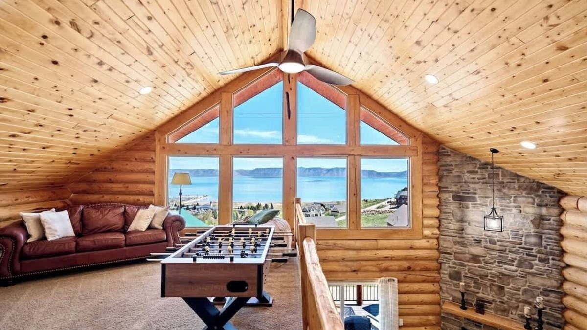 Harbor Village Cabin | Newly Remodeled Bear Lake Lodge