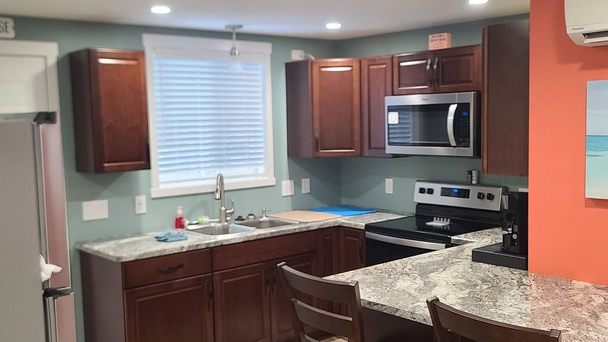 East Side Pioneers House | Newly remodeled "Beach" Themed home that is close to downtown and Mayo Clinic.