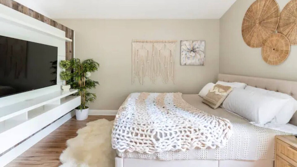 Raisin House | Newly Remodeled COZY home in Fresno's most desirable locations.
