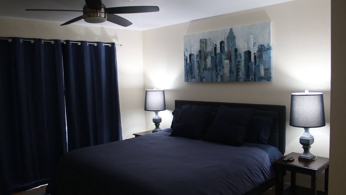 Whitney Ranch House | Newly Remodeled Family Home 3B/2B - Short Drive to the Strip!